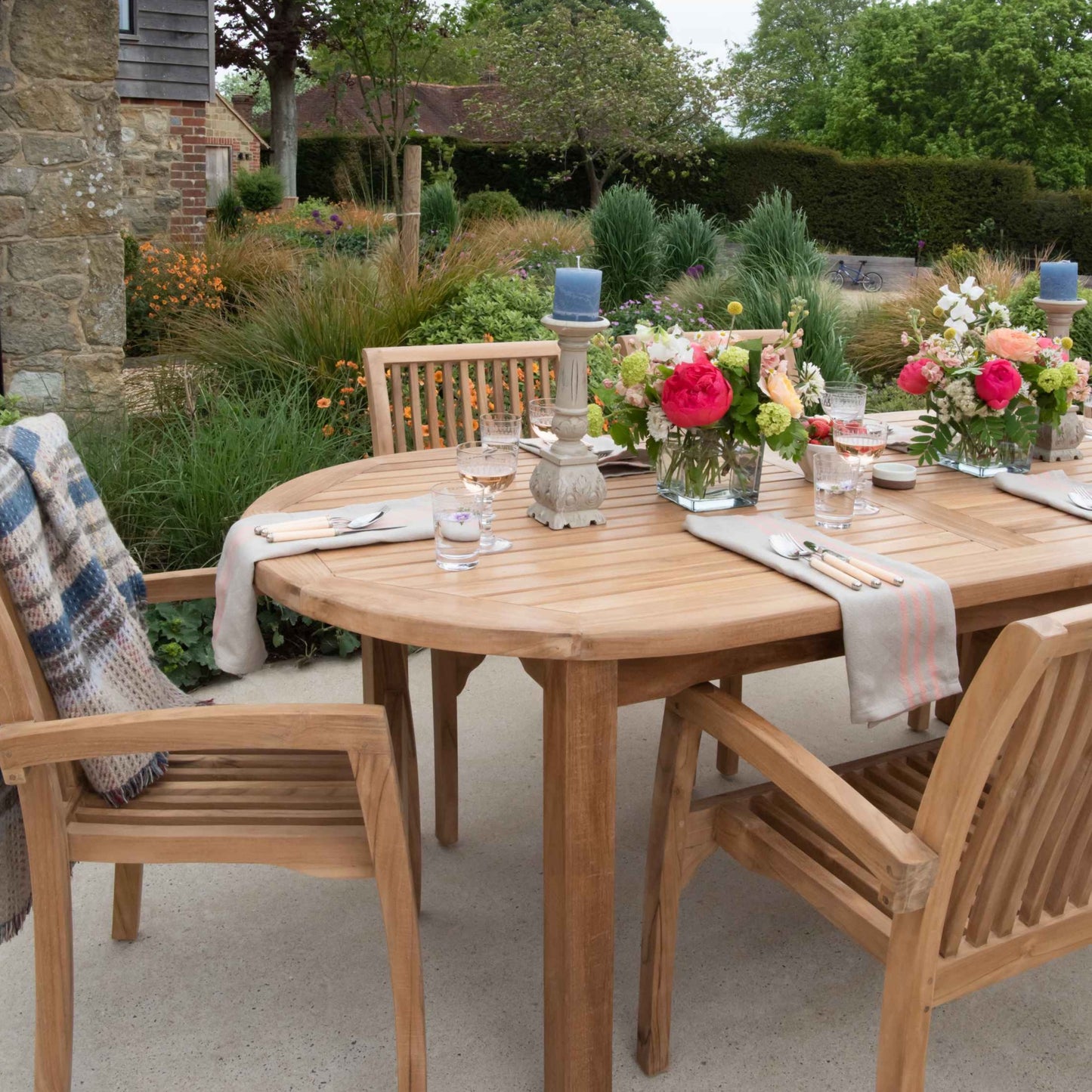 Lily Teak Oval Table